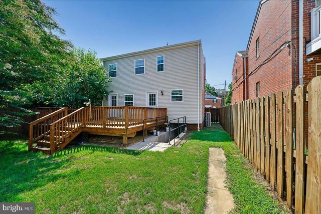 2826 NEWTON ST NE, Washington, DC 20018
