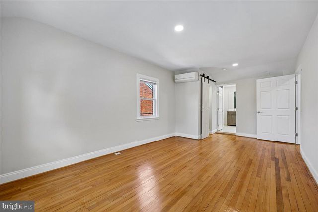2826 NEWTON ST NE, Washington, DC 20018