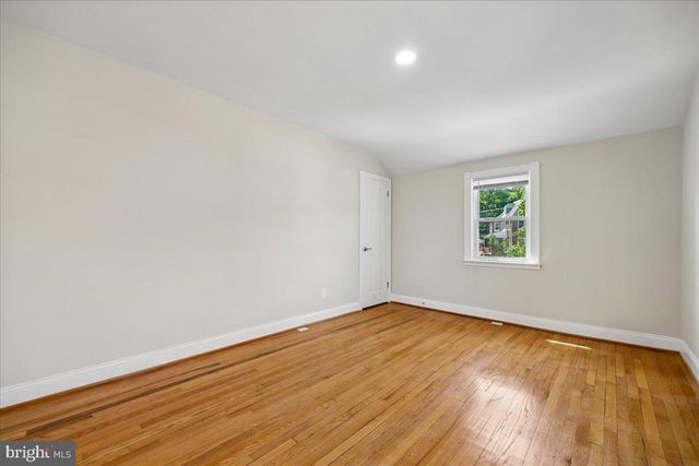 2826 NEWTON ST NE, Washington, DC 20018