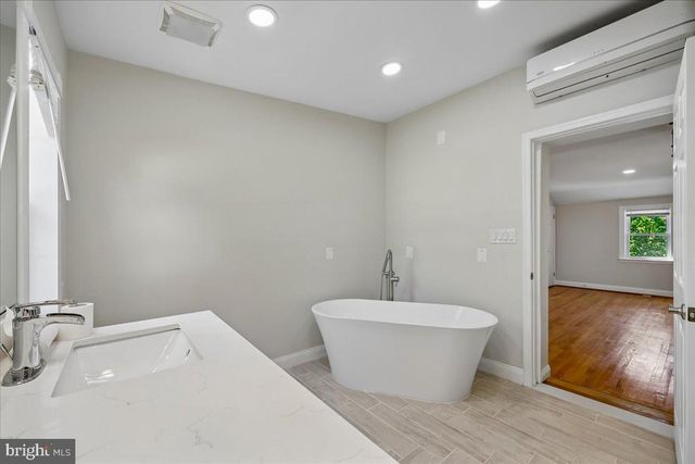 2826 NEWTON ST NE, Washington, DC 20018