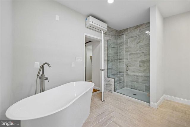 2826 NEWTON ST NE, Washington, DC 20018