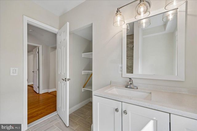 2826 NEWTON ST NE, Washington, DC 20018