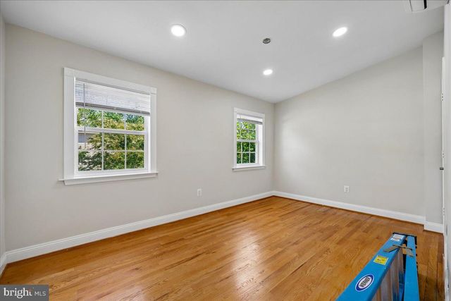2826 NEWTON ST NE, Washington, DC 20018