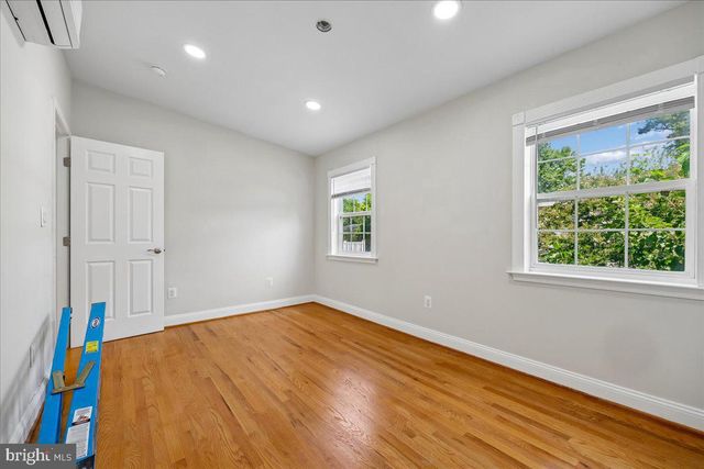 2826 NEWTON ST NE, Washington, DC 20018