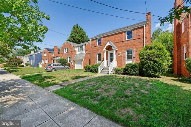 2826 NEWTON ST NE, Washington, DC 20018