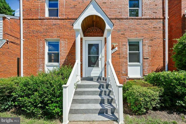 2826 NEWTON ST NE, Washington, DC 20018