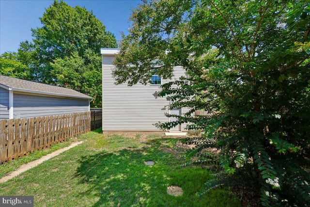 2826 NEWTON ST NE, Washington, DC 20018