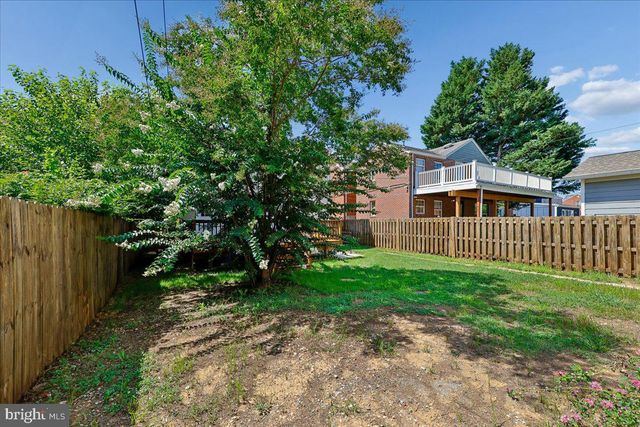 2826 NEWTON ST NE, Washington, DC 20018