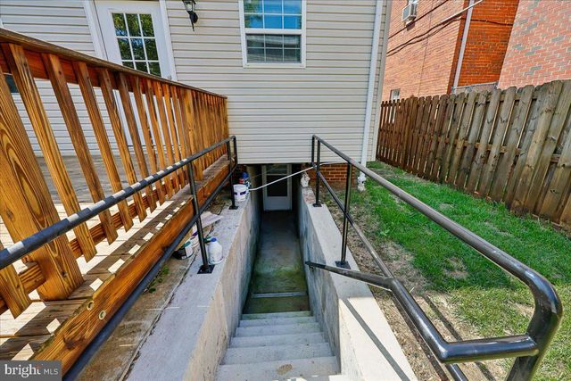 2826 NEWTON ST NE, Washington, DC 20018