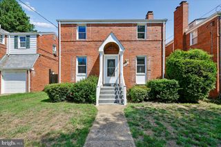 2826 NEWTON ST NE, Washington, DC 20018