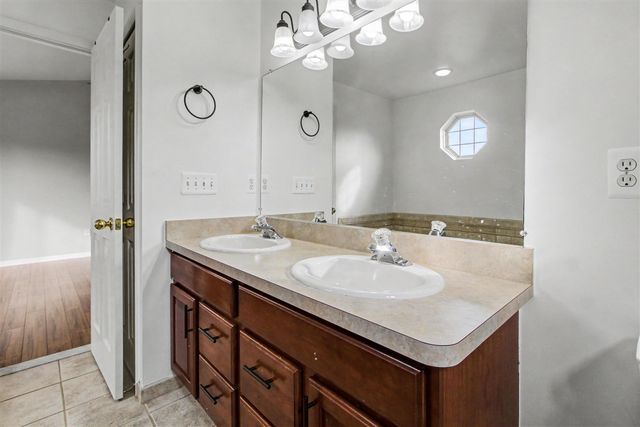 173 Wild Ivy Court, Ann Arbor, MI 48103
