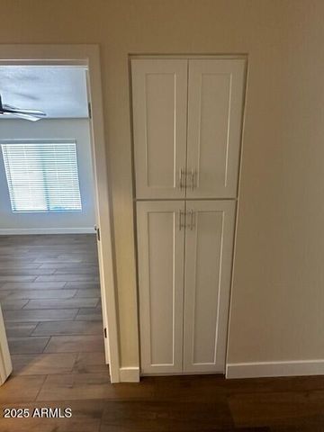 4213 E MANDAN Street E, Phoenix, AZ 85044