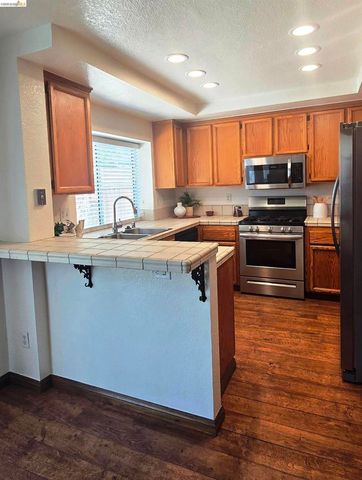 4976 Parkgreen Cir, Antioch, CA 94531