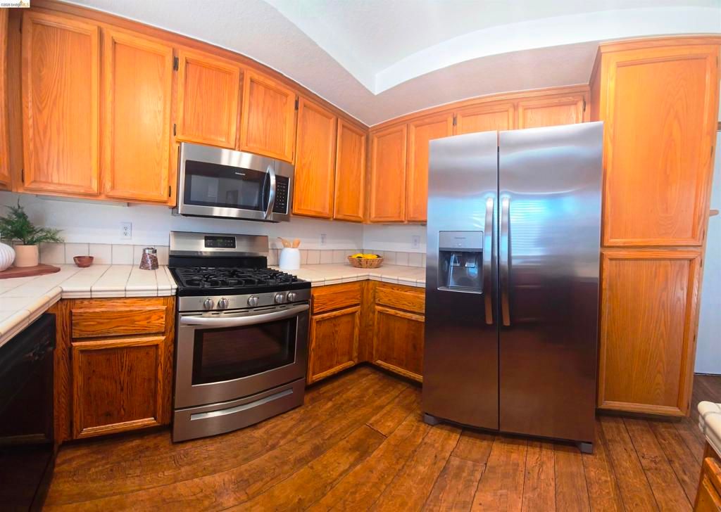 Image 12 of property listing at 4976 Parkgreen Cir, Antioch, CA 94531