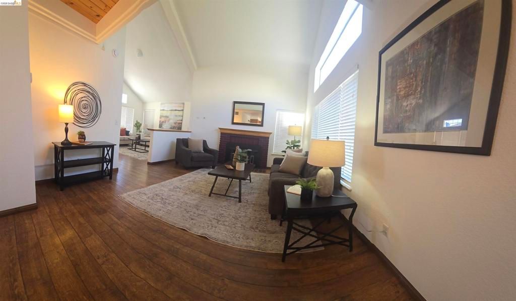 Image 13 of property listing at 4976 Parkgreen Cir, Antioch, CA 94531