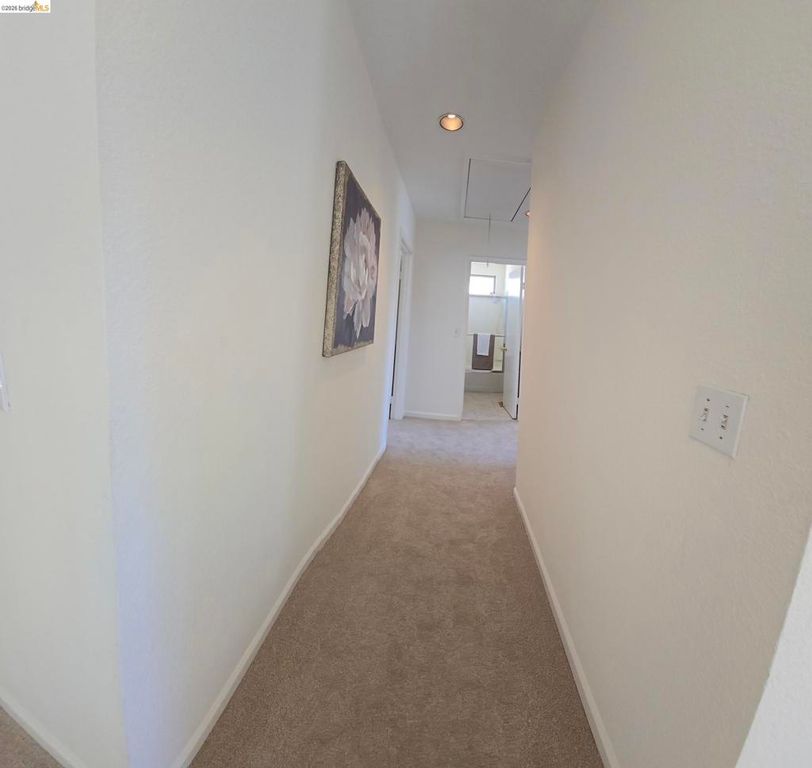 Image 16 of property listing at 4976 Parkgreen Cir, Antioch, CA 94531