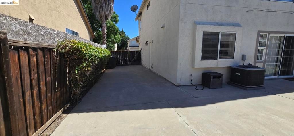 Image 26 of property listing at 4976 Parkgreen Cir, Antioch, CA 94531