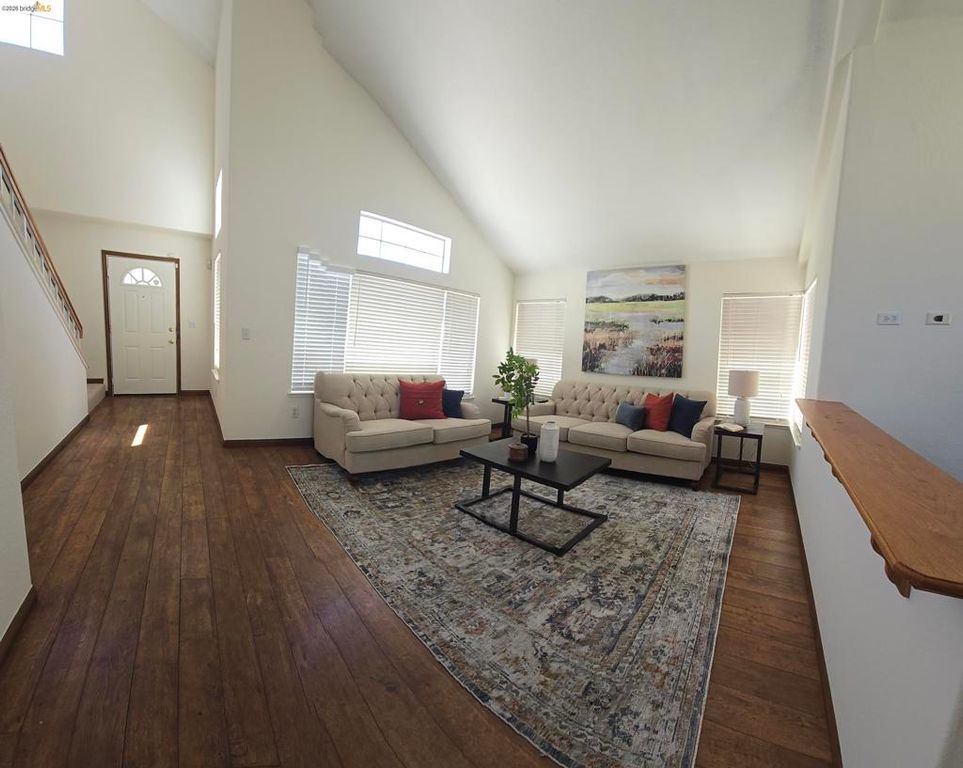 Image 3 of property listing at 4976 Parkgreen Cir, Antioch, CA 94531
