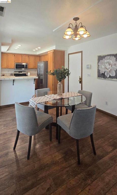 Image 30 of property listing at 4976 Parkgreen Cir, Antioch, CA 94531
