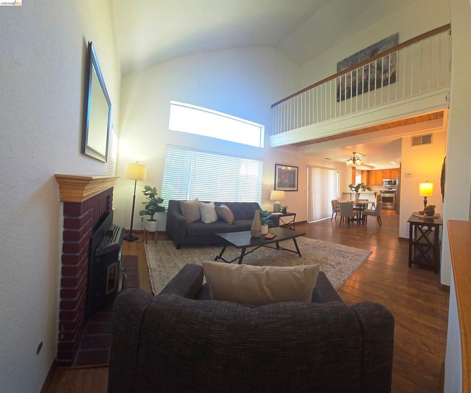 Image 7 of property listing at 4976 Parkgreen Cir, Antioch, CA 94531