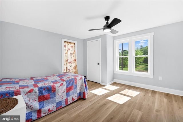 326 VINEMONT RD, Reinholds, PA 17569