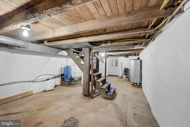 326 VINEMONT RD, Reinholds, PA 17569