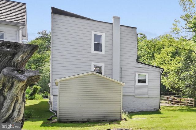 326 VINEMONT RD, Reinholds, PA 17569