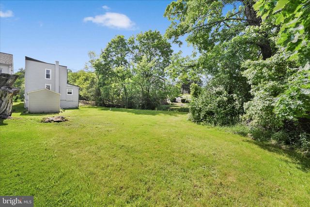 326 VINEMONT RD, Reinholds, PA 17569