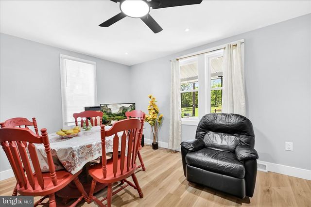326 VINEMONT RD, Reinholds, PA 17569