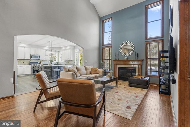 5 TARA DR, Mount Laurel, NJ 08054