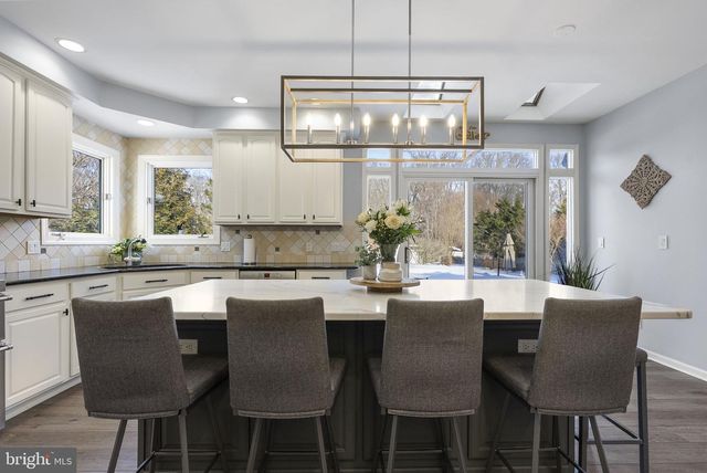 5 TARA DR, Mount Laurel, NJ 08054