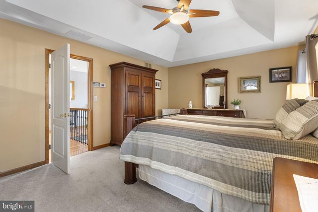 5 TARA DR, Mount Laurel, NJ 08054