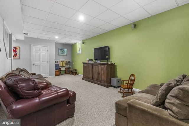 5 TARA DR, Mount Laurel, NJ 08054