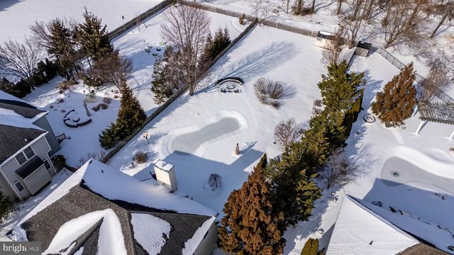 5 TARA DR, Mount Laurel, NJ 08054