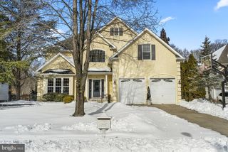 5 TARA DR, Mount Laurel, NJ 08054