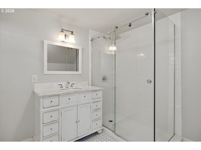 9625 Sw CYPRESS St, Beaverton, OR 97005