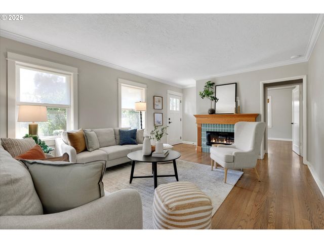 9625 Sw CYPRESS St, Beaverton, OR 97005