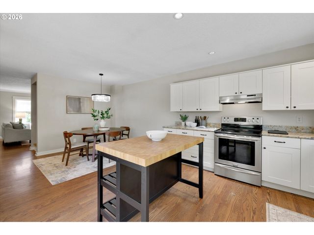 9625 Sw CYPRESS St, Beaverton, OR 97005