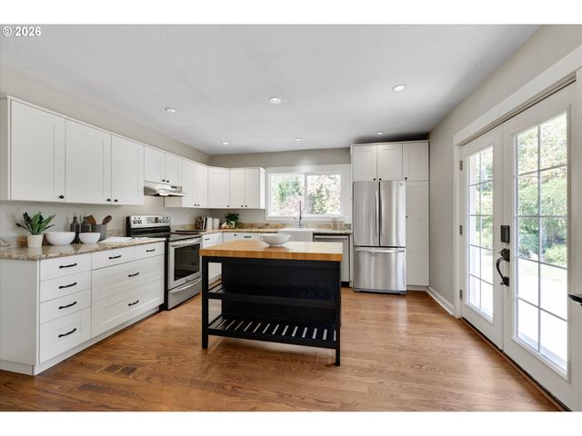 9625 Sw CYPRESS St, Beaverton, OR 97005