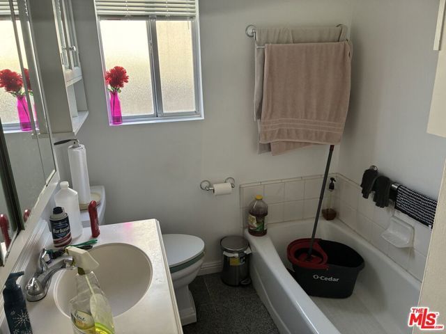 1701 N Buena Vista Street, Burbank, CA 91505