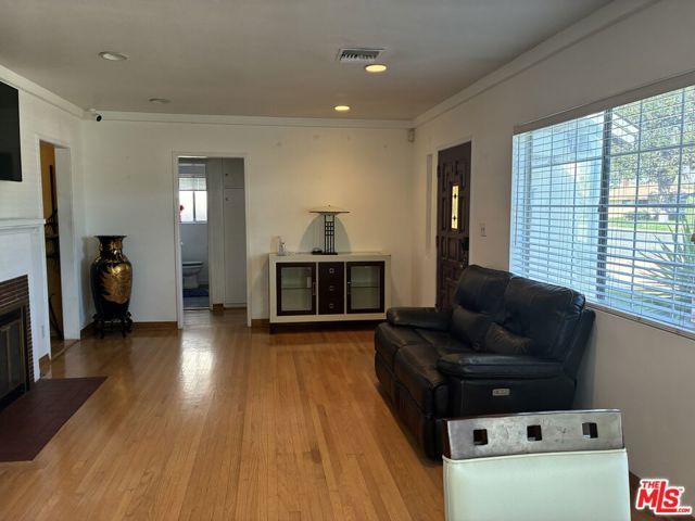 1701 N Buena Vista Street, Burbank, CA 91505