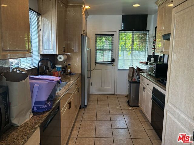 1701 N Buena Vista Street, Burbank, CA 91505
