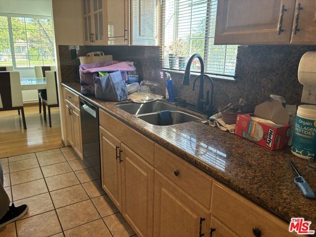 1701 N Buena Vista Street, Burbank, CA 91505