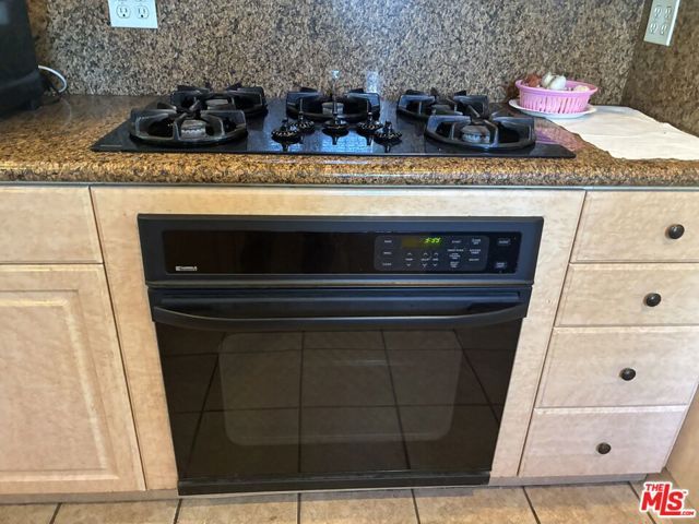 1701 N Buena Vista Street, Burbank, CA 91505