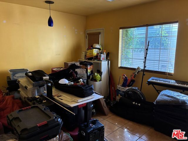 1701 N Buena Vista Street, Burbank, CA 91505