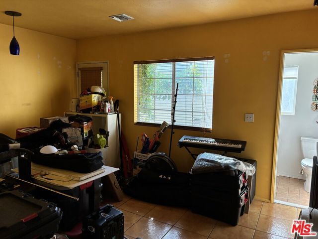1701 N Buena Vista Street, Burbank, CA 91505