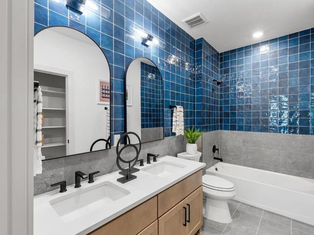 213 Hazy Hills LOOP, Dripping Springs, TX 78620