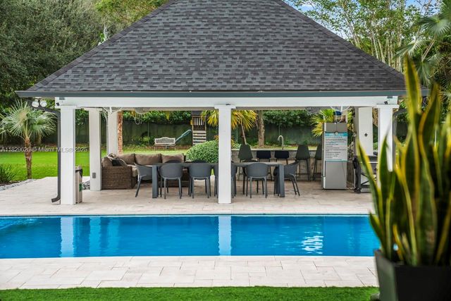 14875 SW 212th St, Miami, FL 33187