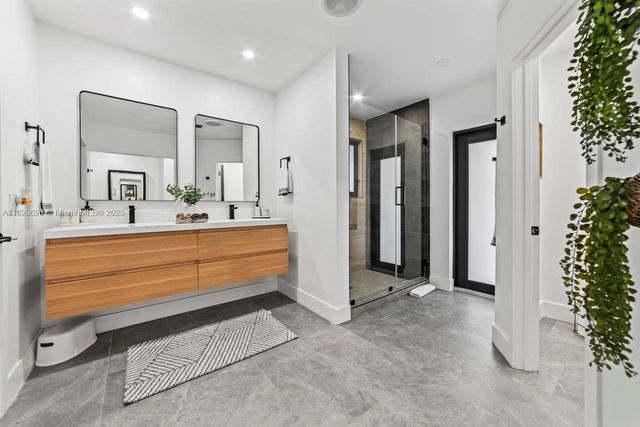 14875 SW 212th St, Miami, FL 33187