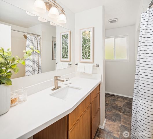 6717 193rd Street SW, Lynnwood, WA 98036